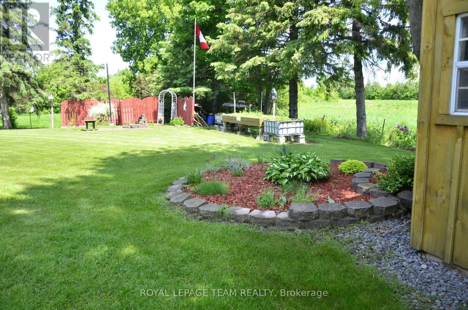 4951 (HWY 31) BANK STREET N