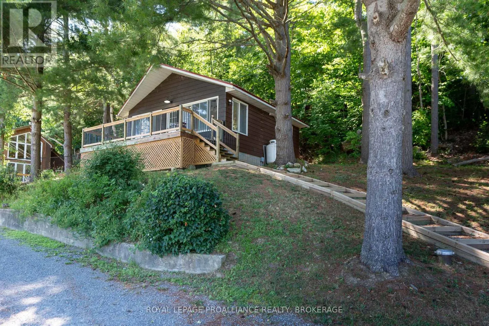 1512 CHAFFEY'S LOCK ROAD