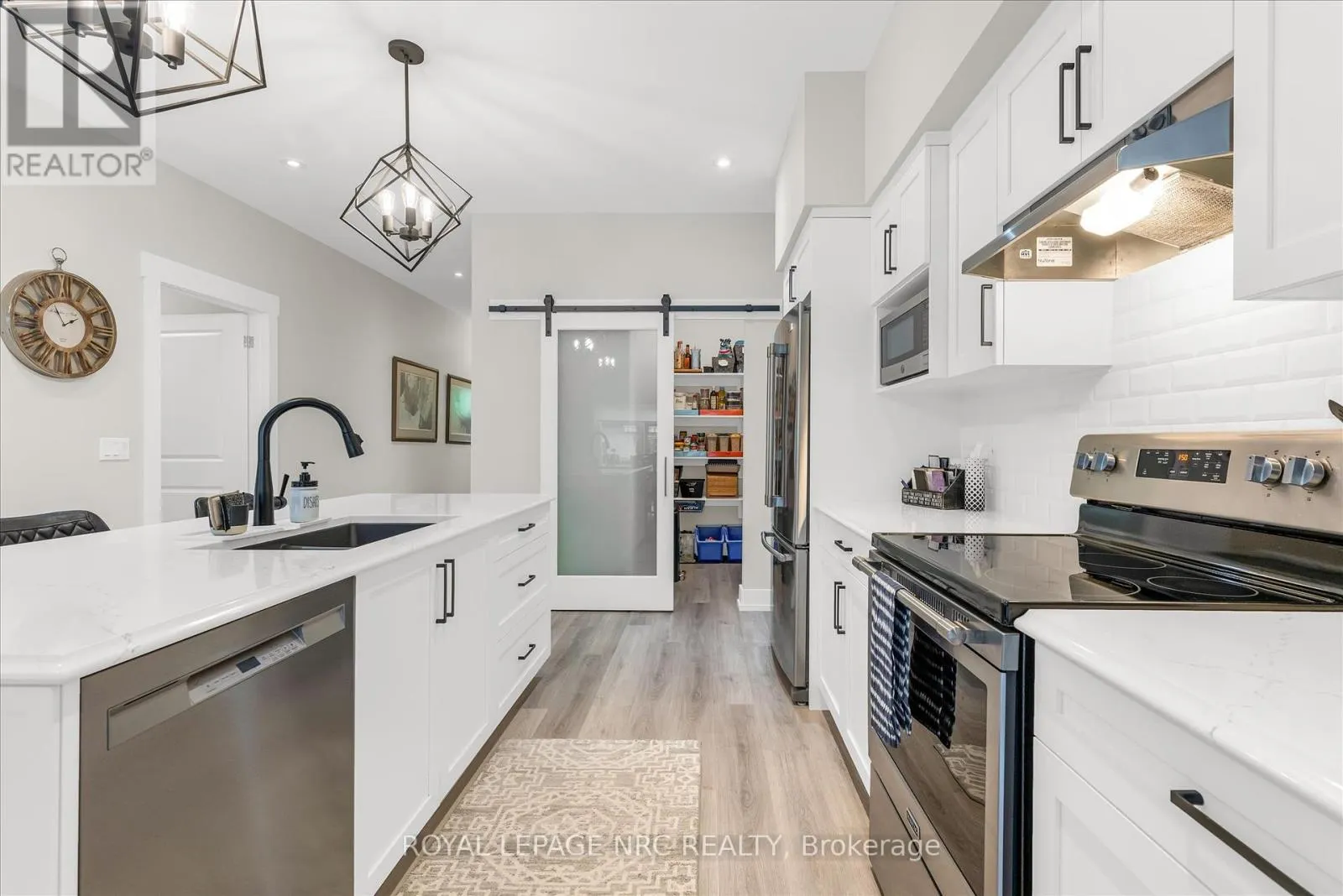 13 - 3573 DOMINION ROAD, #13