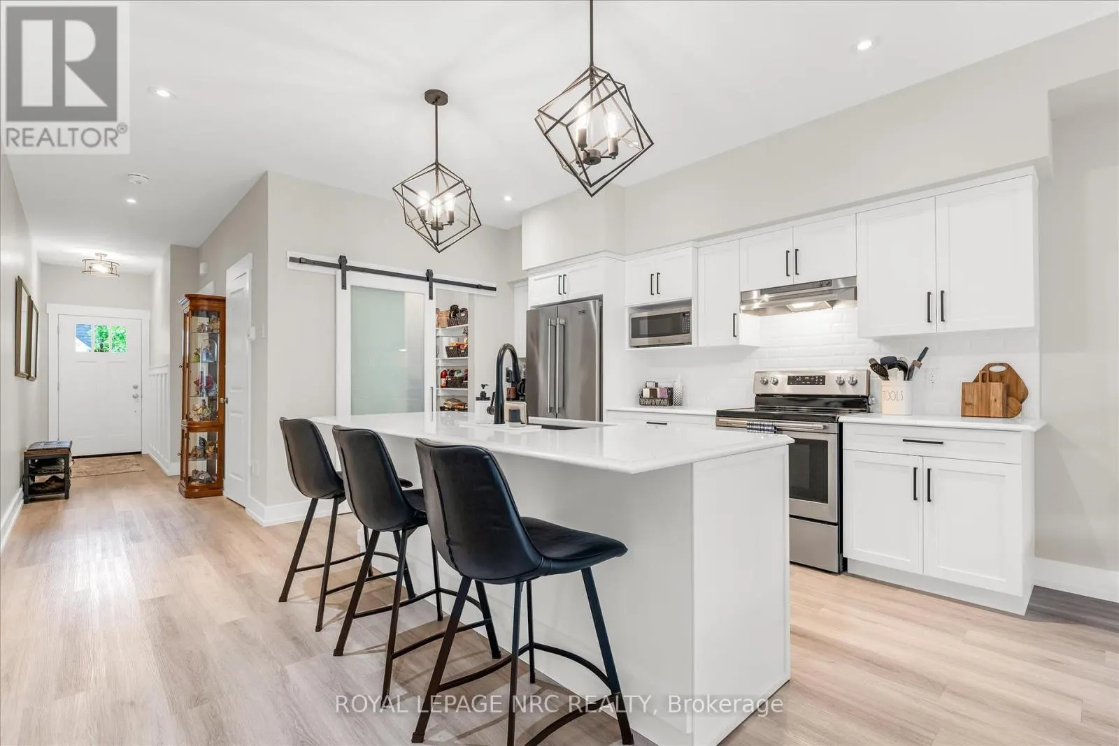 13 - 3573 DOMINION ROAD, #13