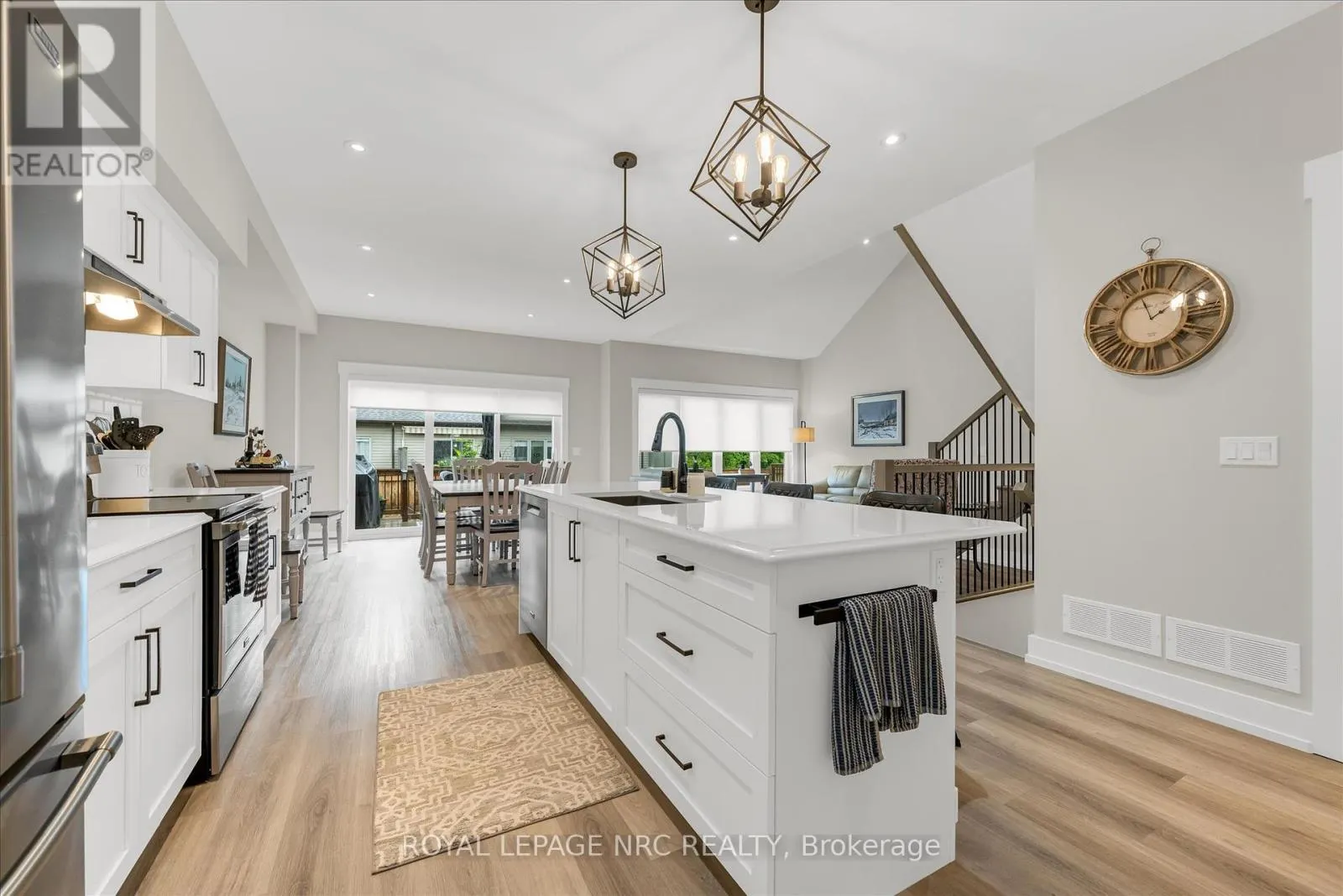 13 - 3573 DOMINION ROAD, #13