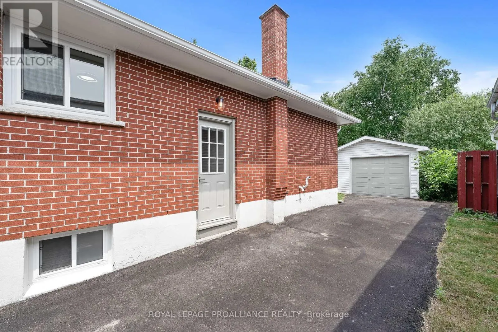 556 SINCLAIR STREET