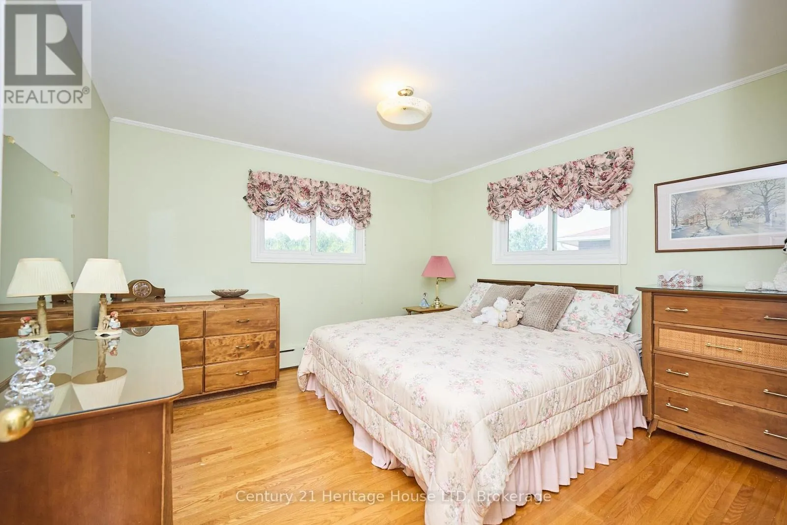 2229 HOUCK CRESCENT