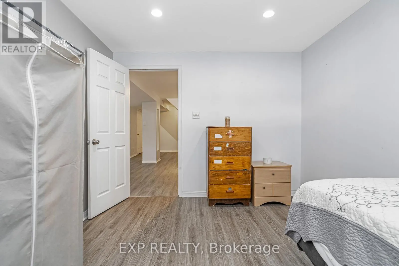 2103 GARDENWAY DRIVE
