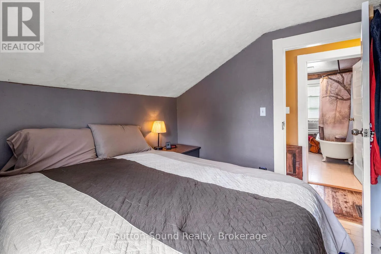 558 13TH A STREET W