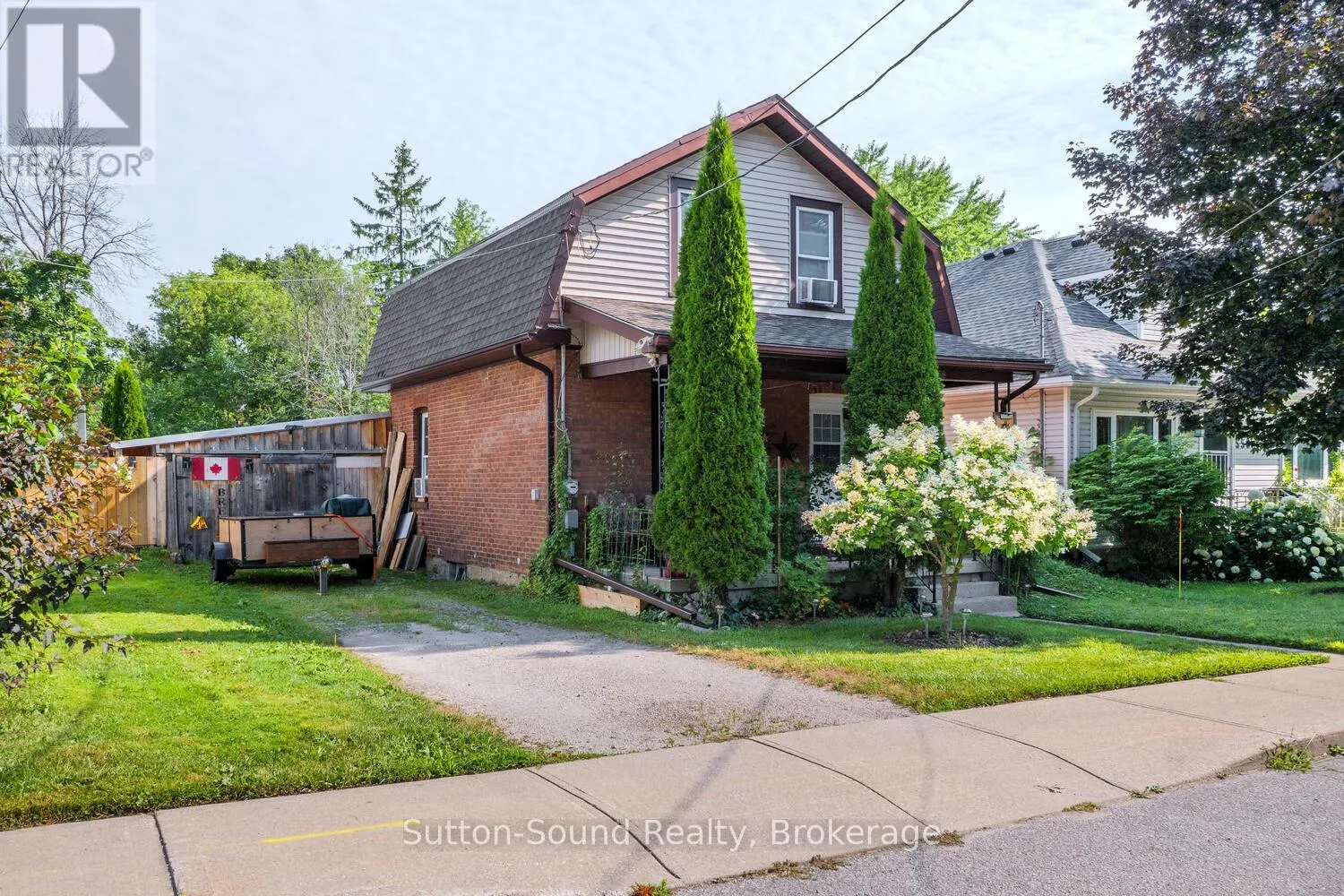 558 13TH A STREET W
