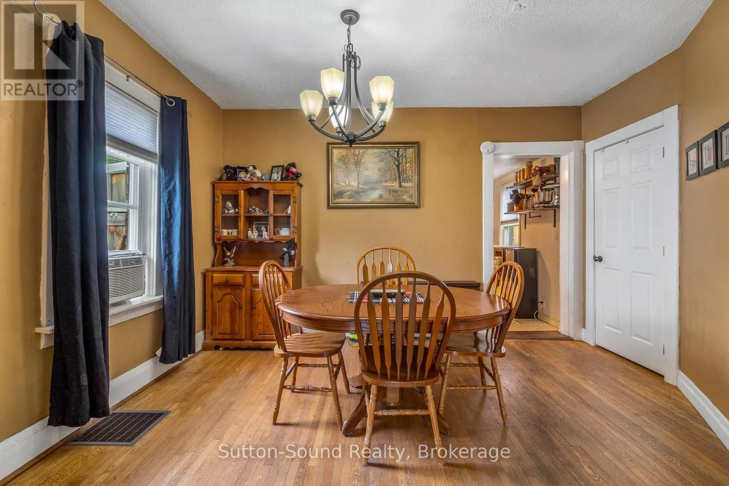 558 13TH A STREET W