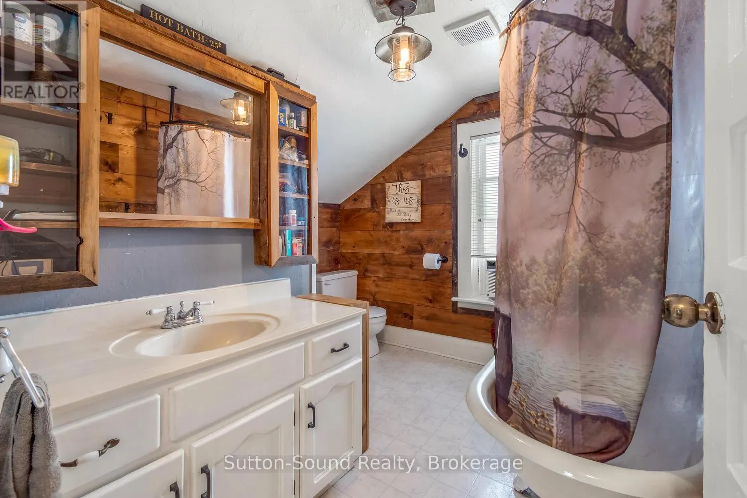558 13TH A STREET W