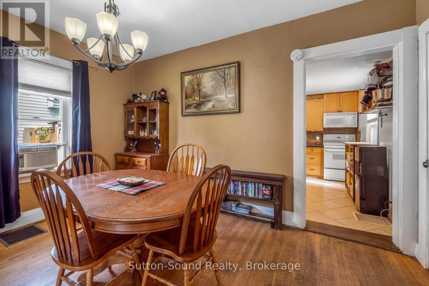 558 13TH A STREET W