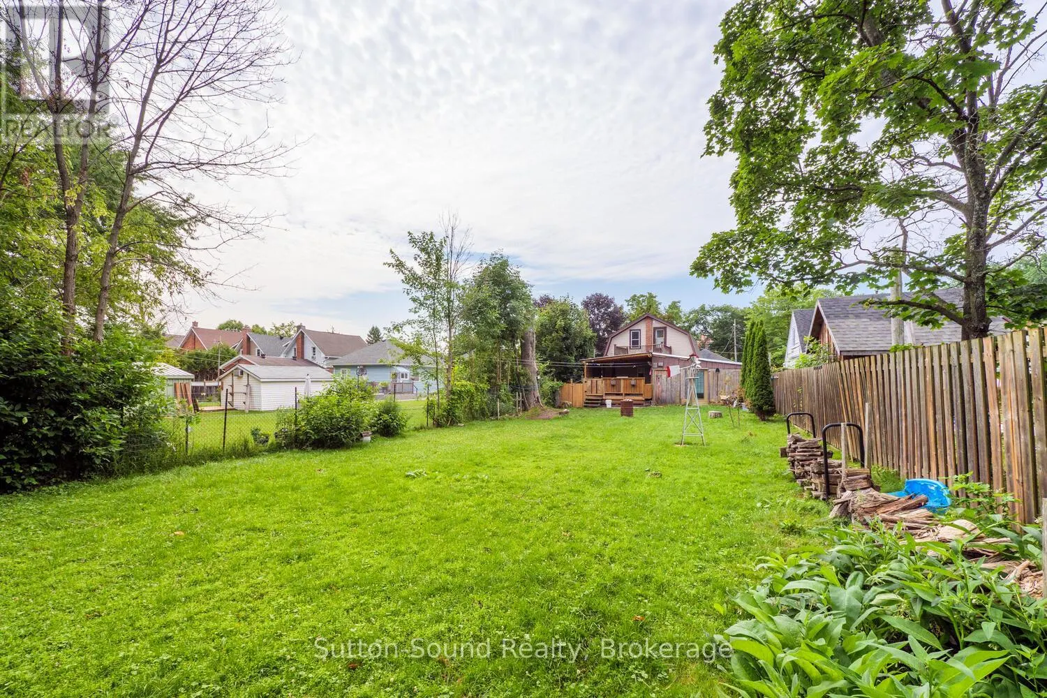 558 13TH A STREET W