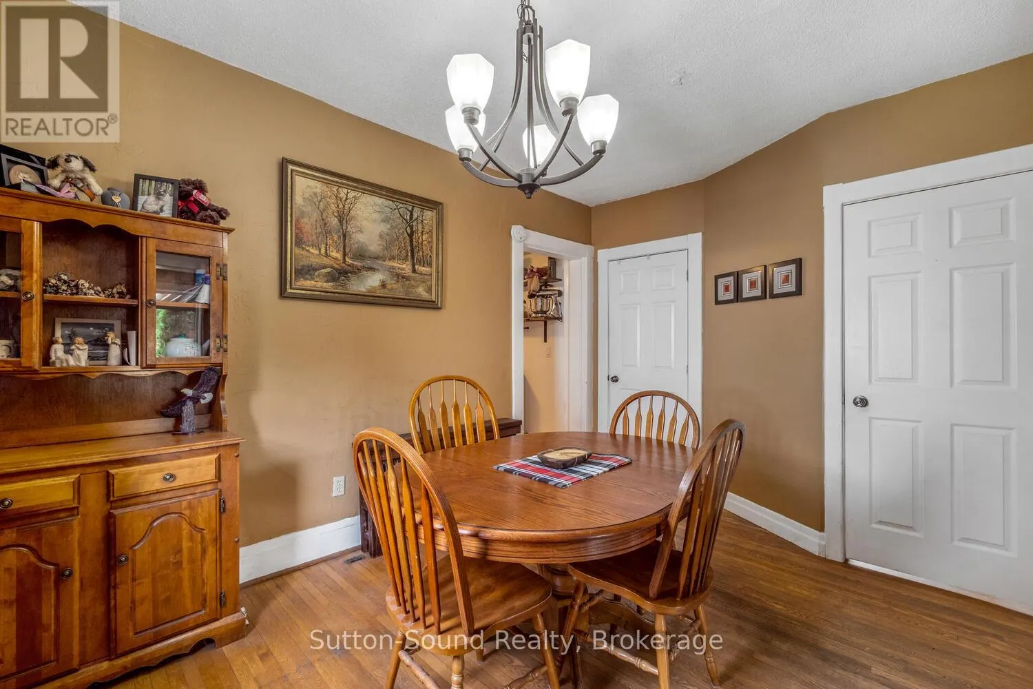 558 13TH A STREET W