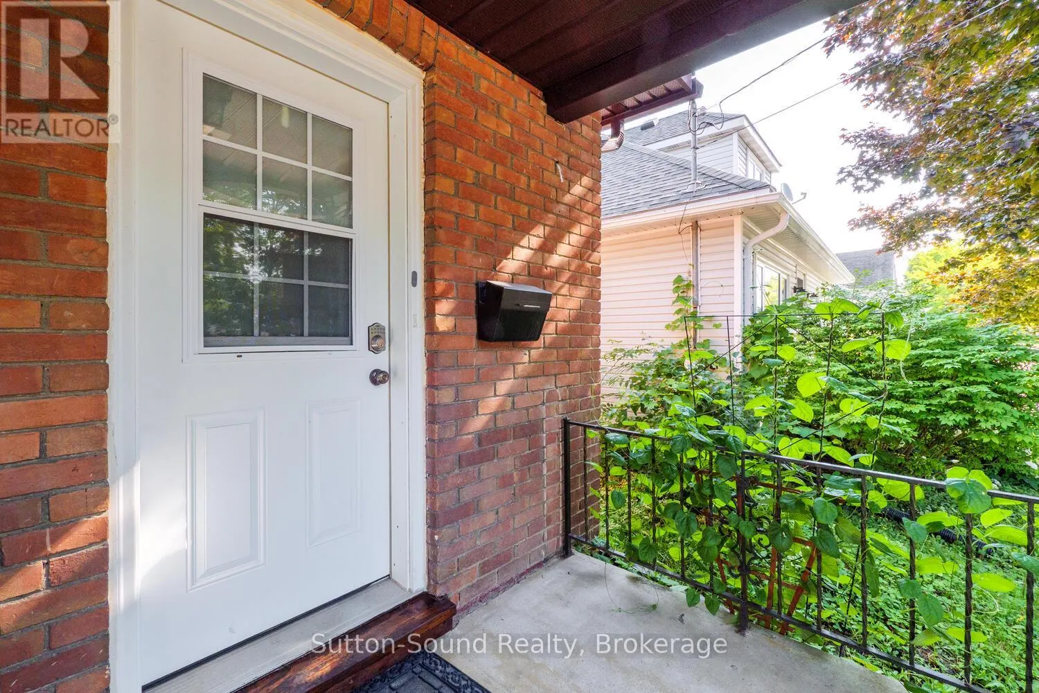 558 13TH A STREET W
