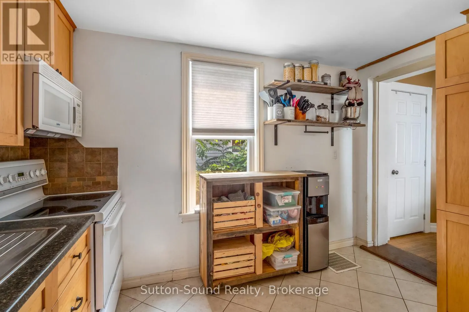 558 13TH A STREET W