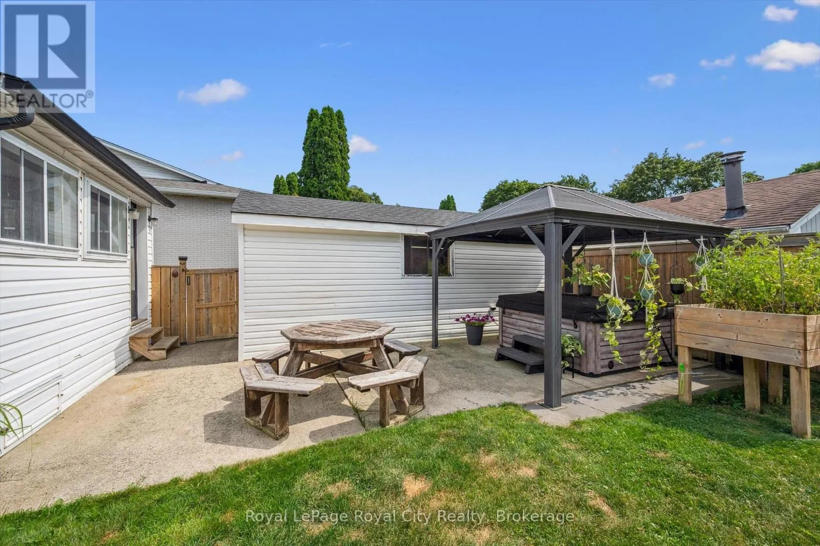 24 JULIA DRIVE