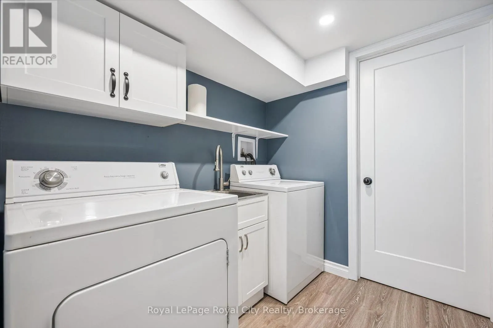 24 JULIA DRIVE