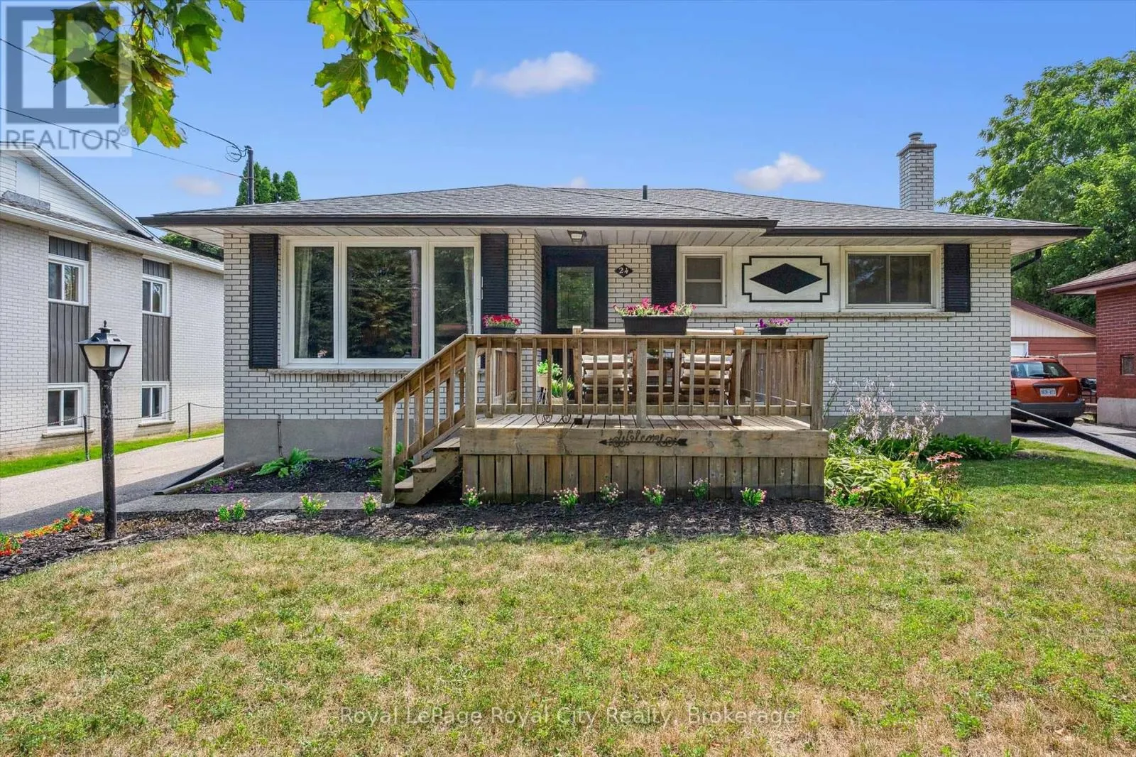 24 JULIA DRIVE