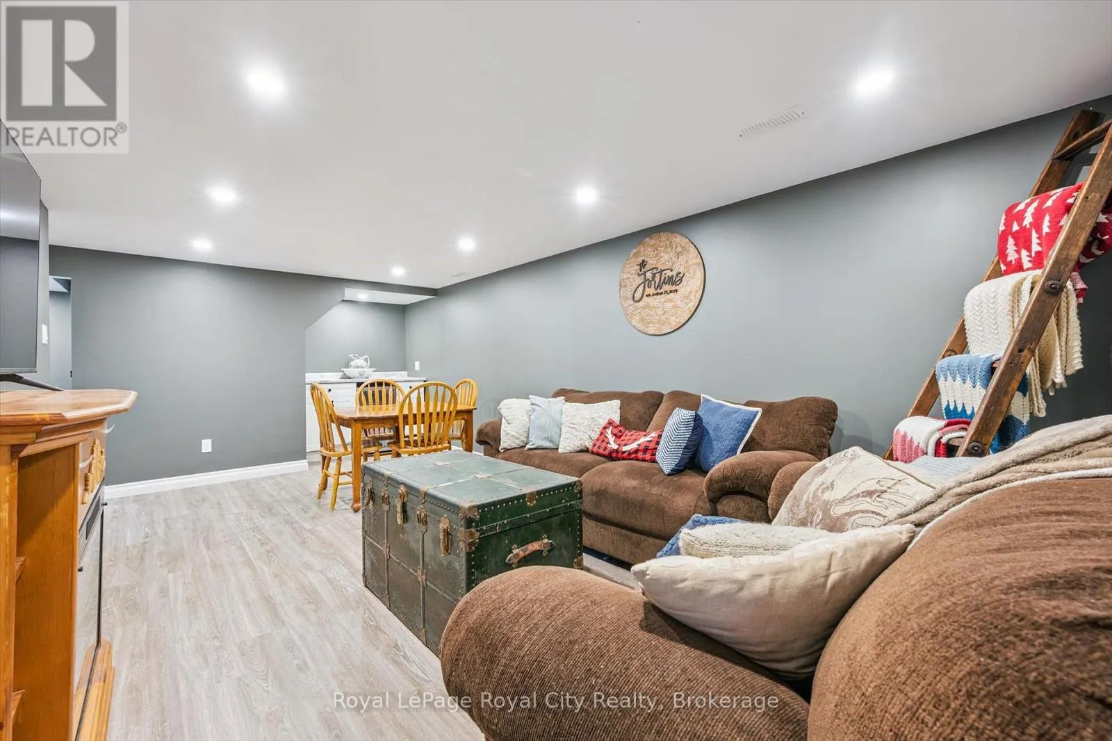 24 JULIA DRIVE