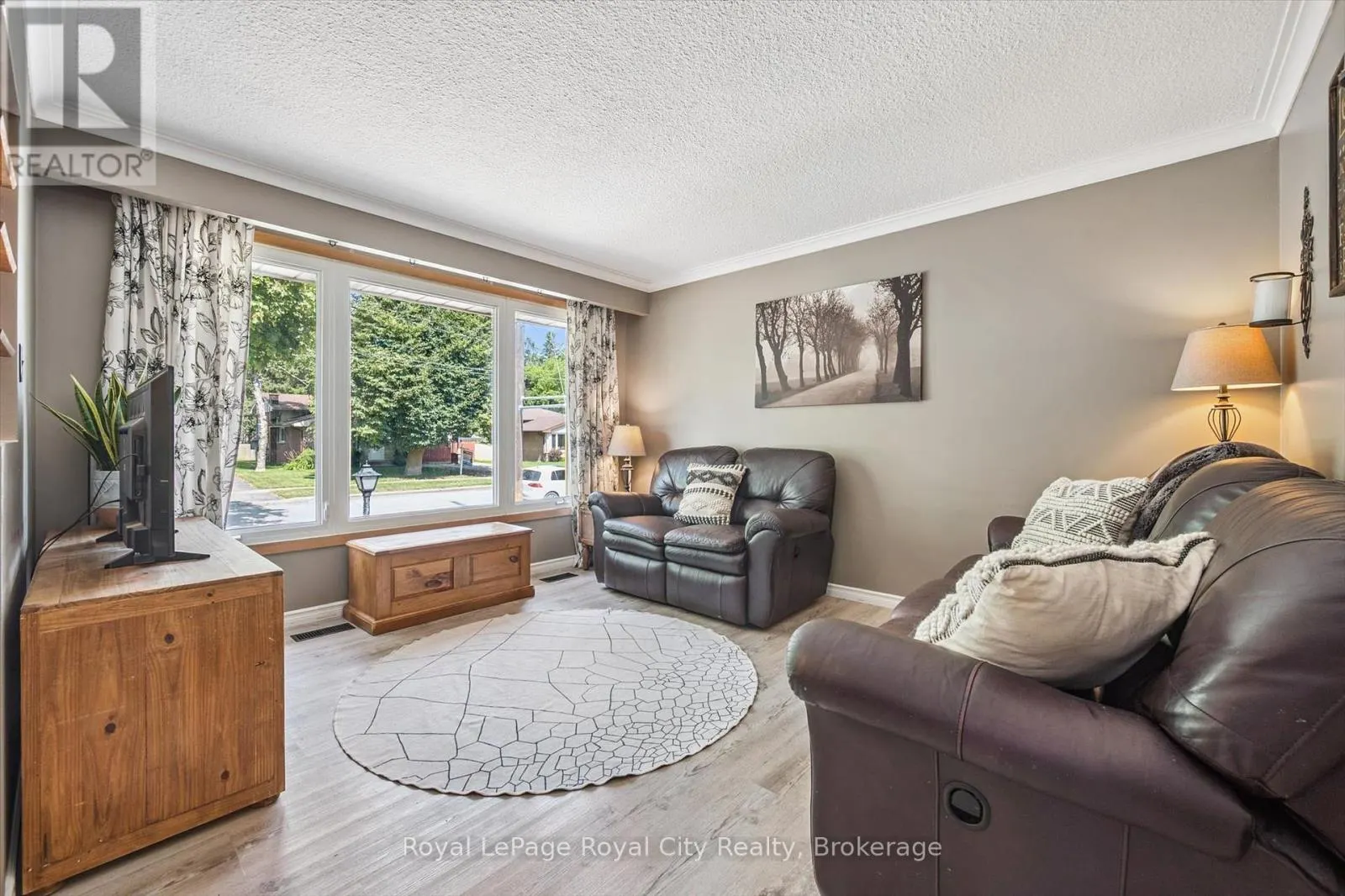 24 JULIA DRIVE