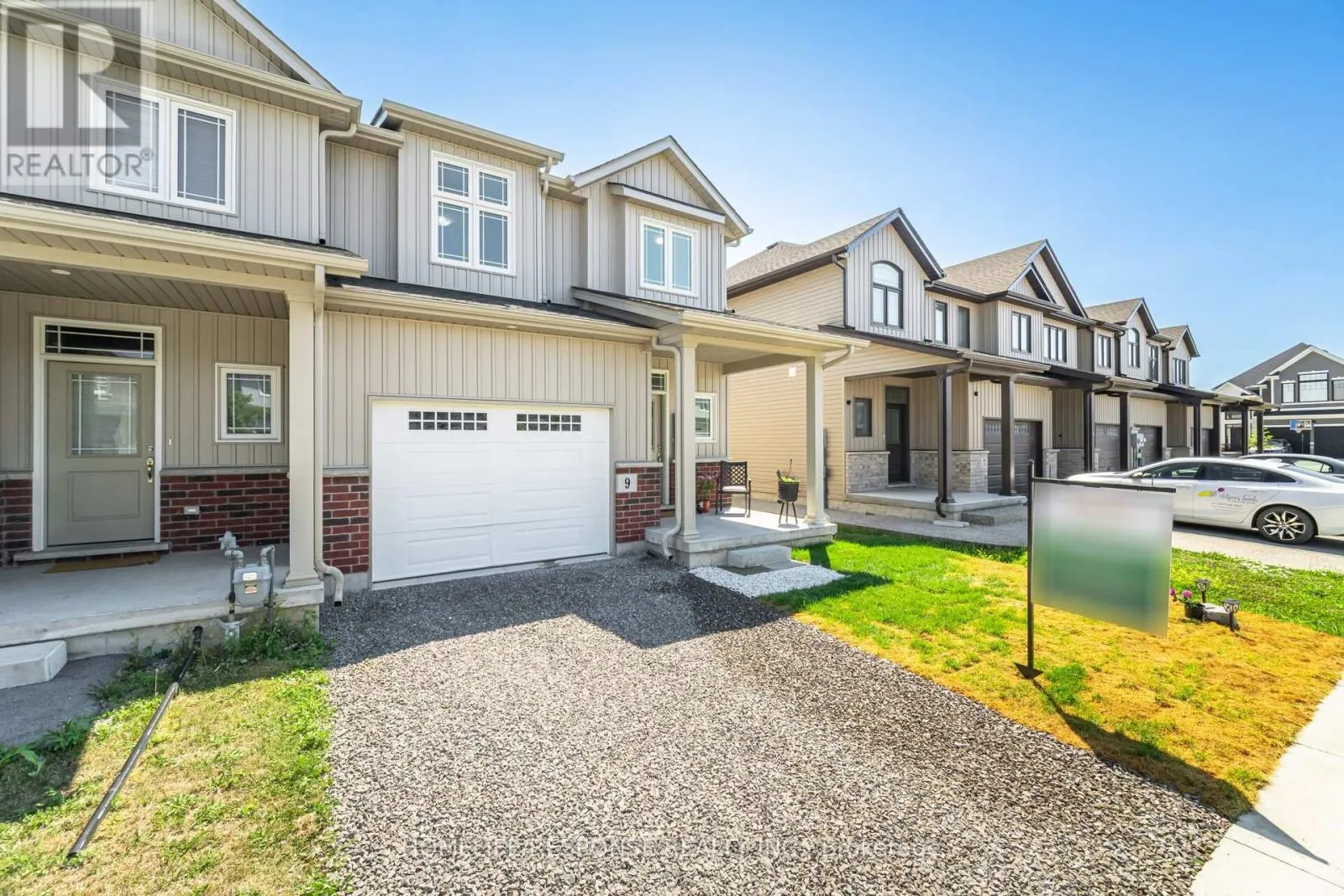 9 BOWMAN CRESCENT
