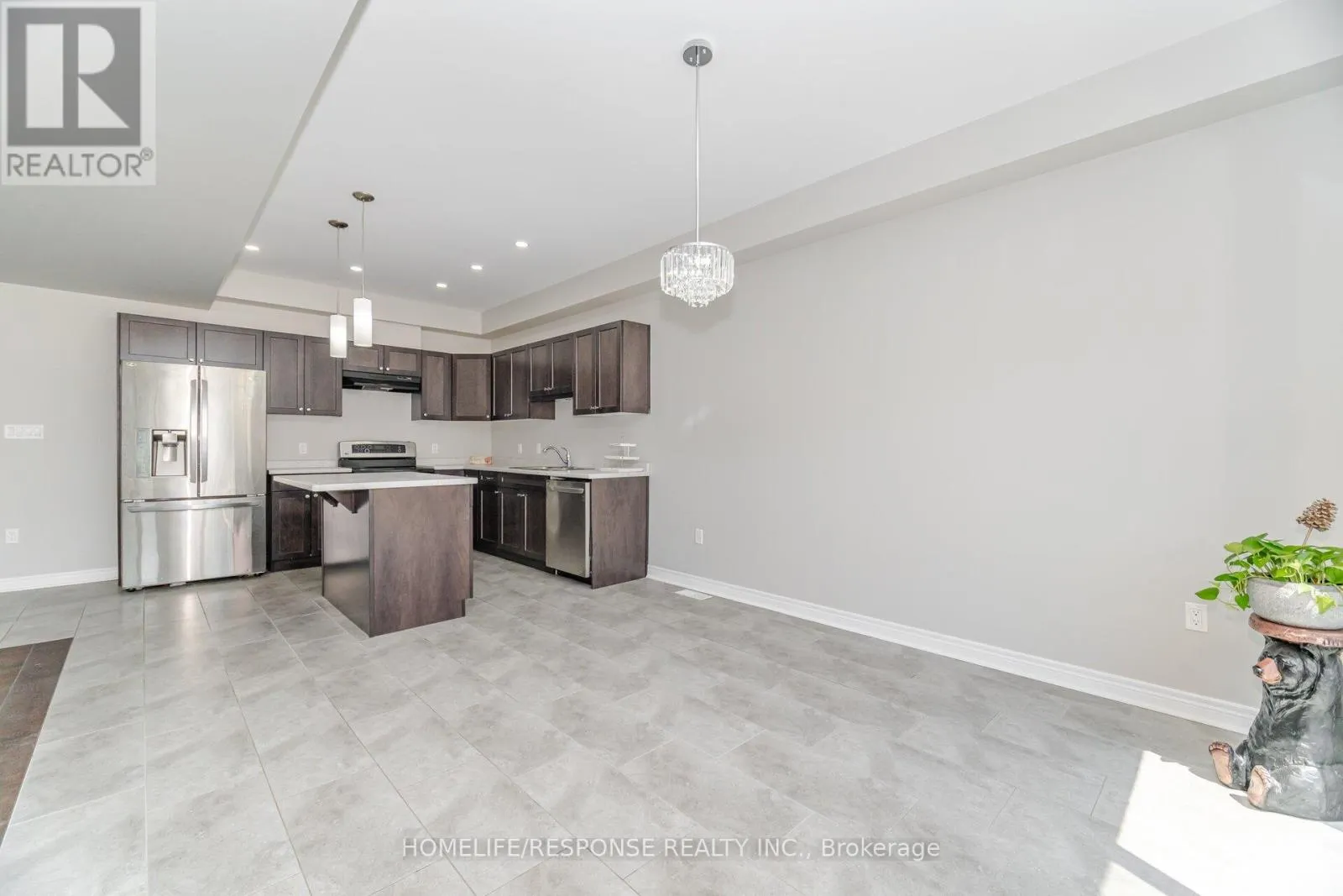 9 BOWMAN CRESCENT