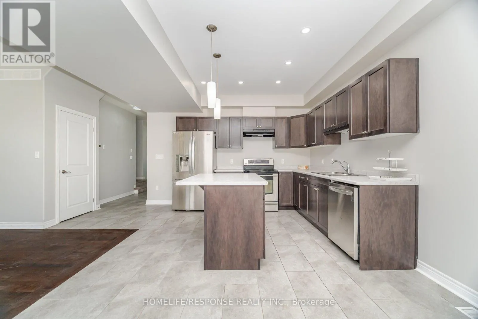 9 BOWMAN CRESCENT