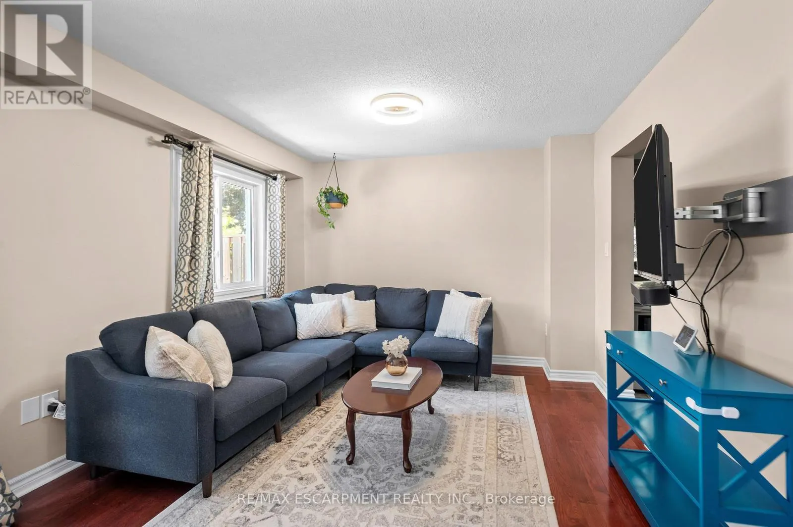 12 - 610 BARTON STREET