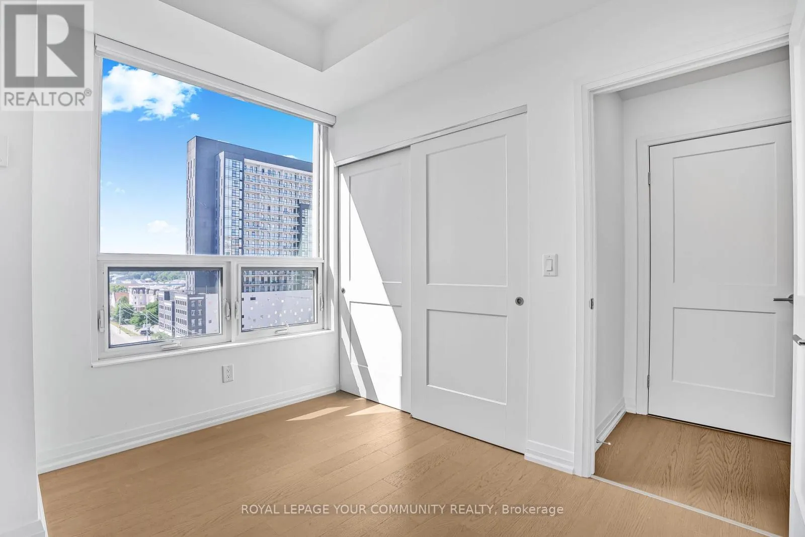 802 - 155 CAROLINE STREET