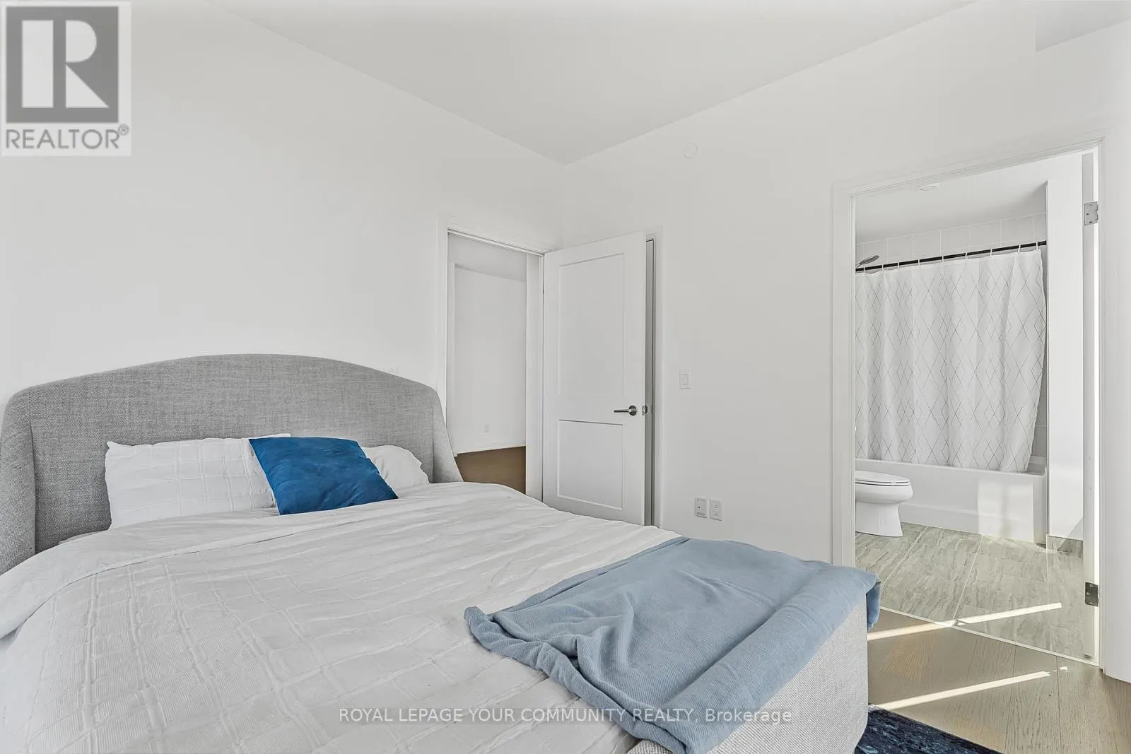 802 - 155 CAROLINE STREET