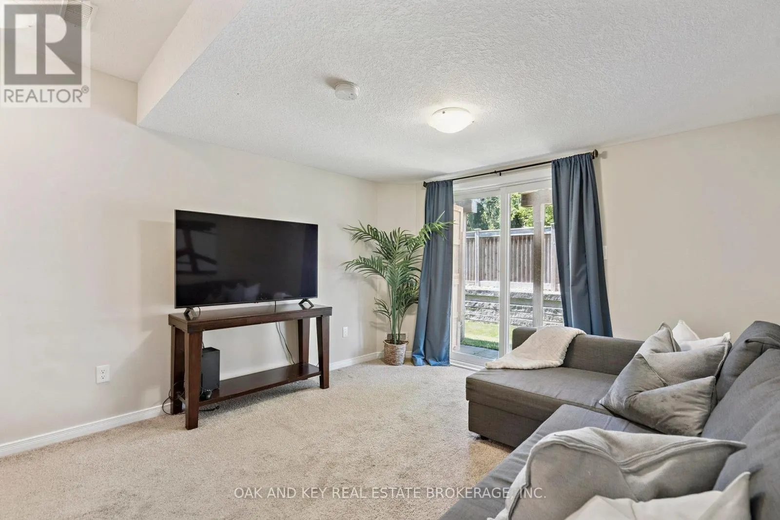 11 - 750 LAWRENCE STREET, #11
