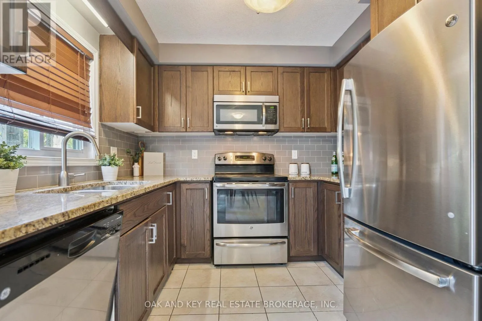 11 - 750 LAWRENCE STREET, #11