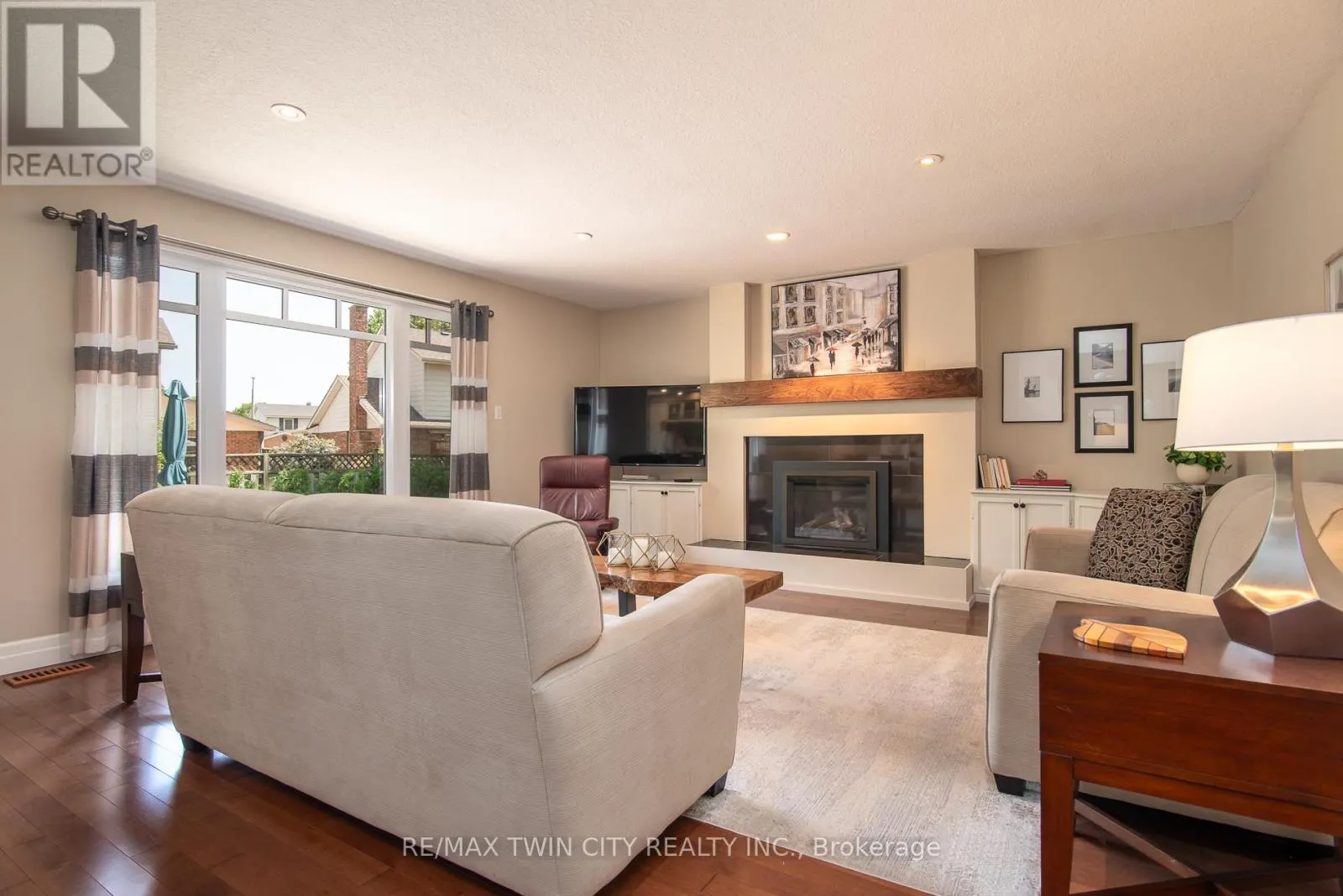 162 AMBLESIDE COURT