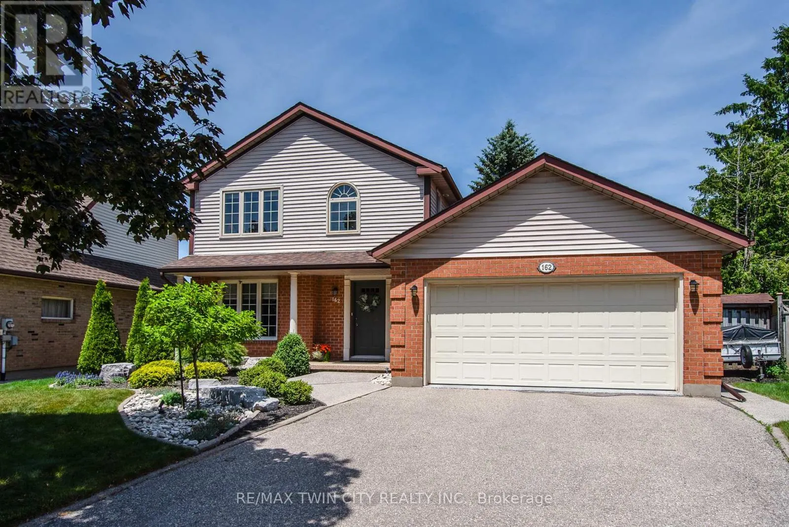 162 AMBLESIDE COURT