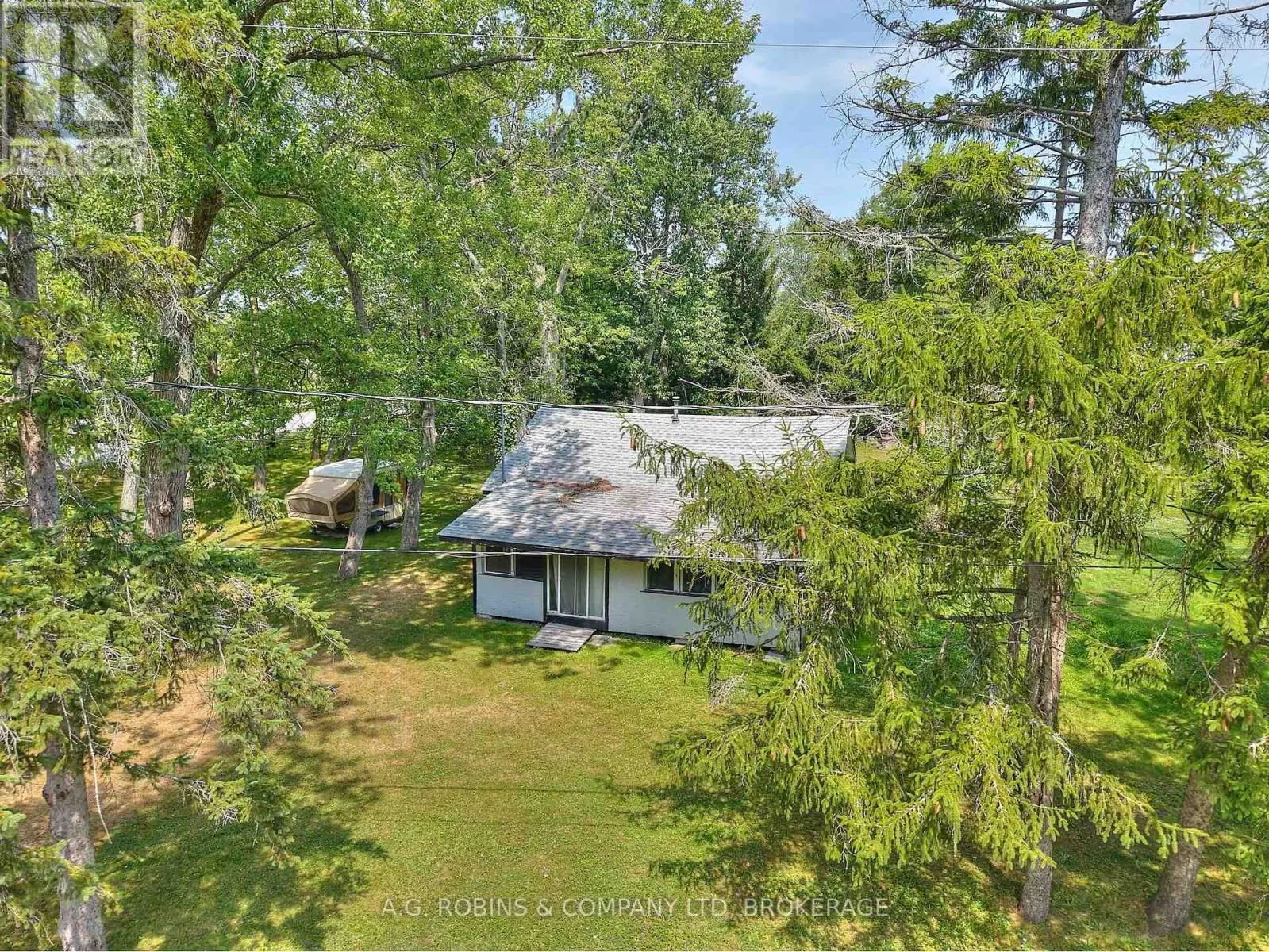 10598 WOODLAND DRIVE