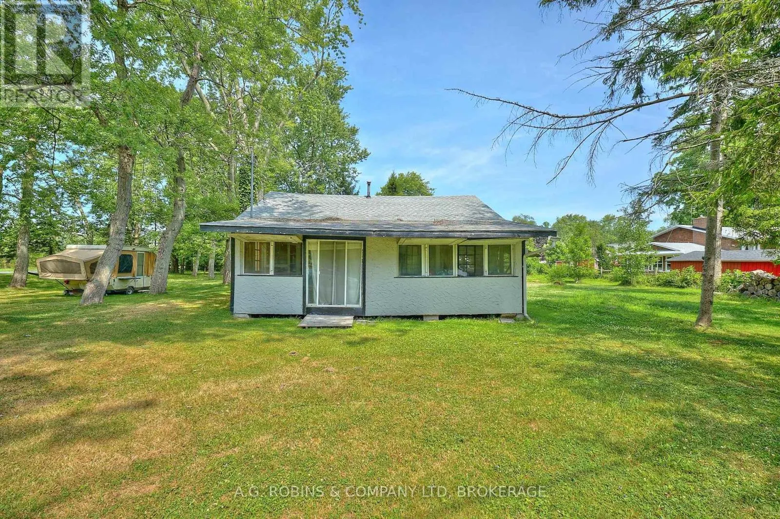 10598 WOODLAND DRIVE
