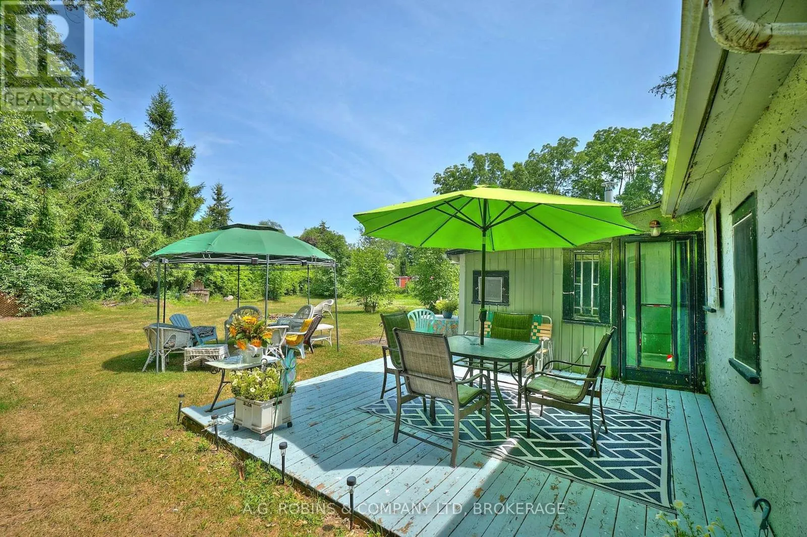 10598 WOODLAND DRIVE