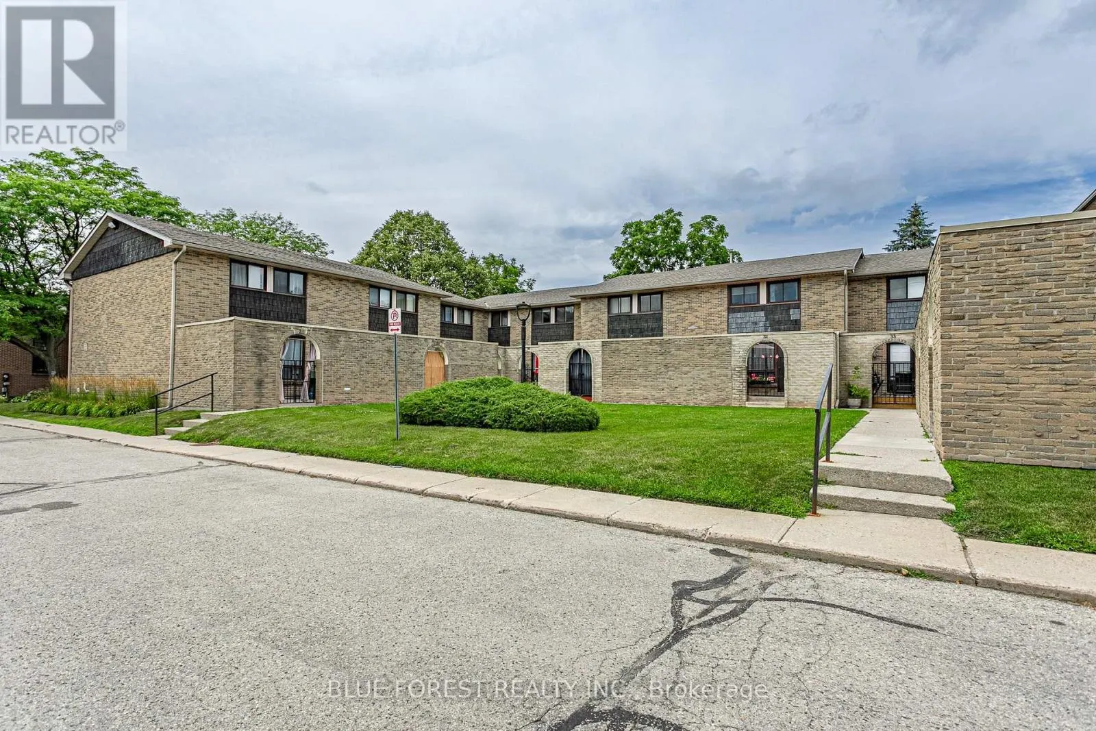 26 - 474 SOUTHDALE ROAD E, #26