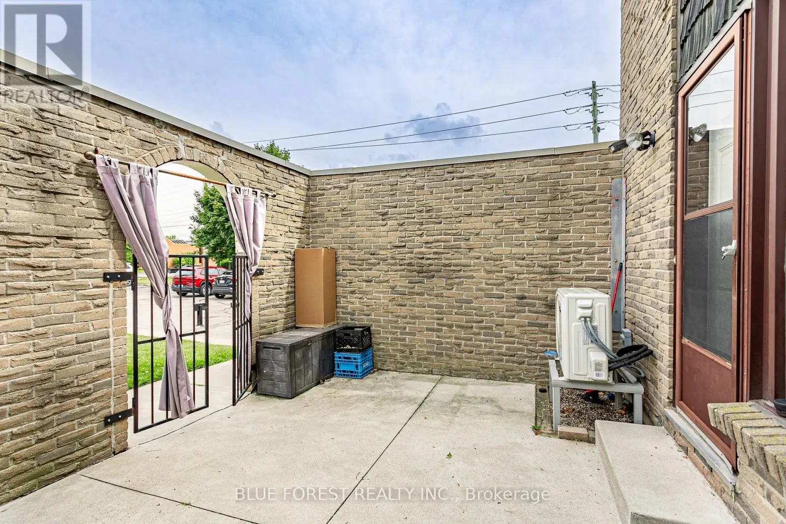26 - 474 SOUTHDALE ROAD E, #26