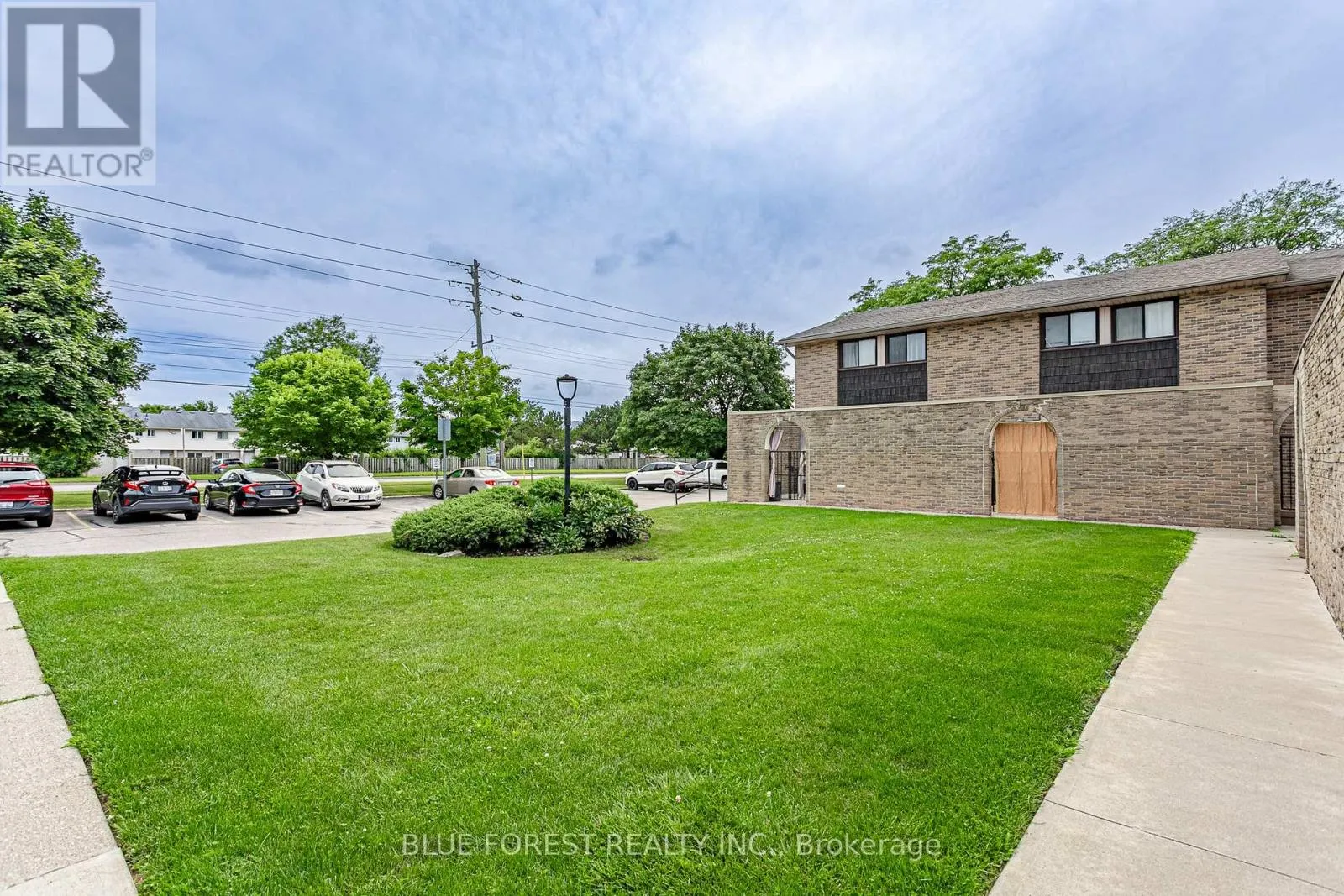 26 - 474 SOUTHDALE ROAD E, #26