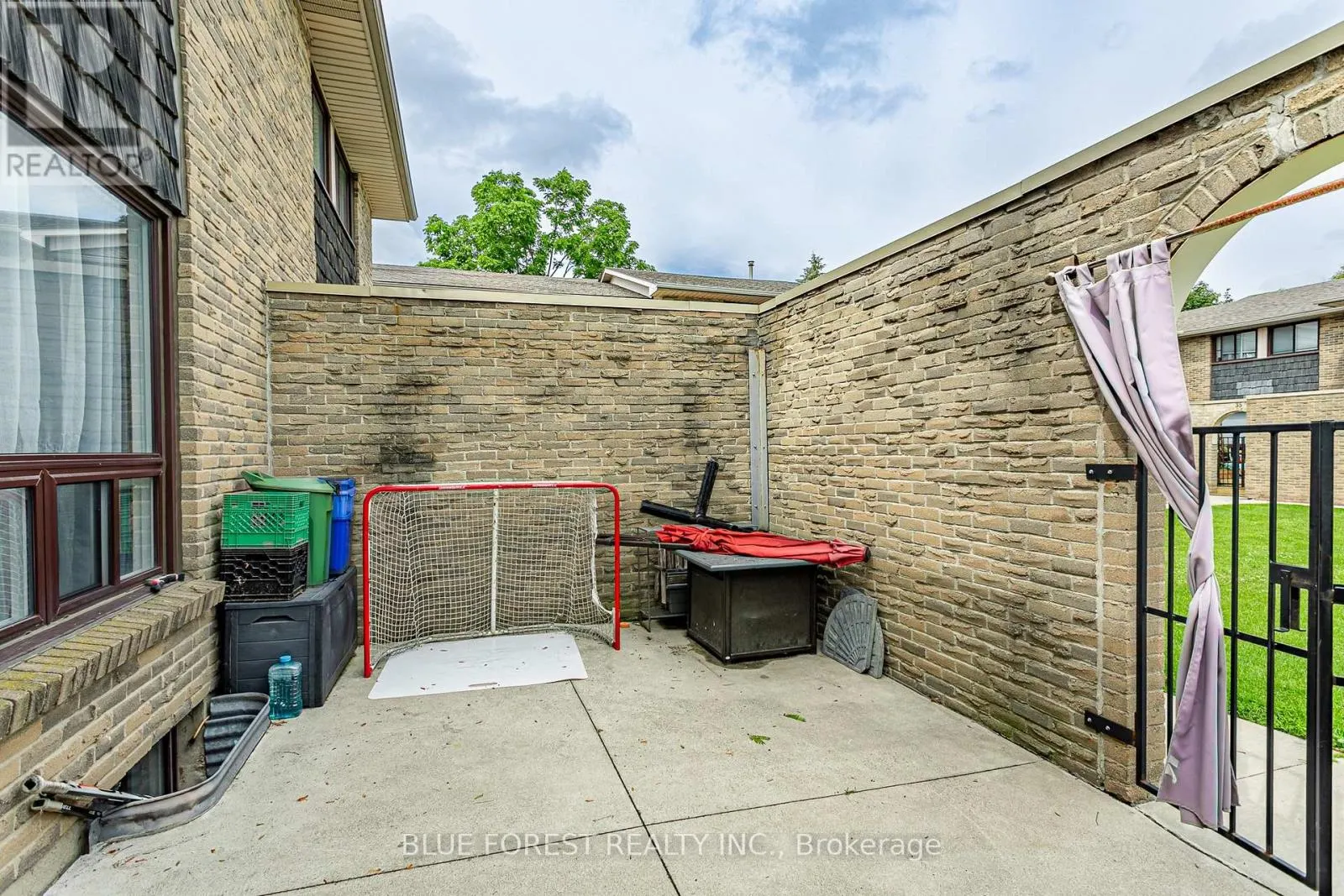 26 - 474 SOUTHDALE ROAD E, #26