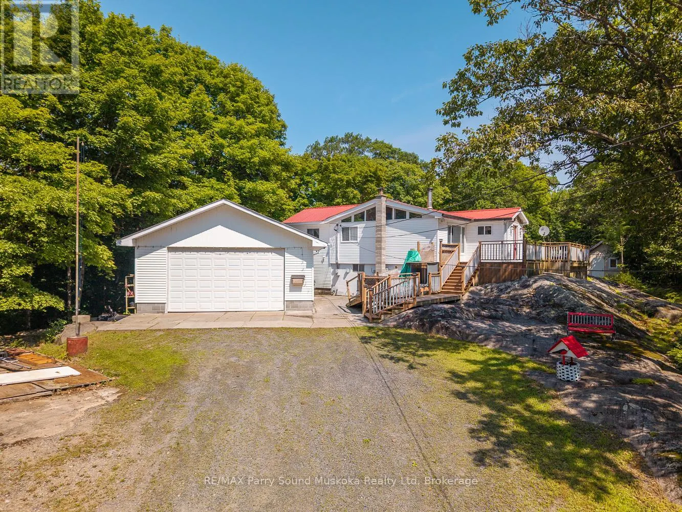 124 PINEWOOD ROAD