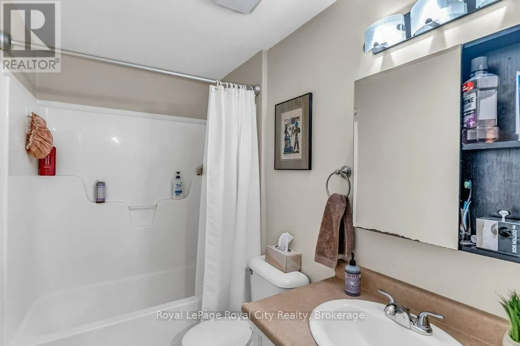 38 - 240 LONDON ROAD W, #38