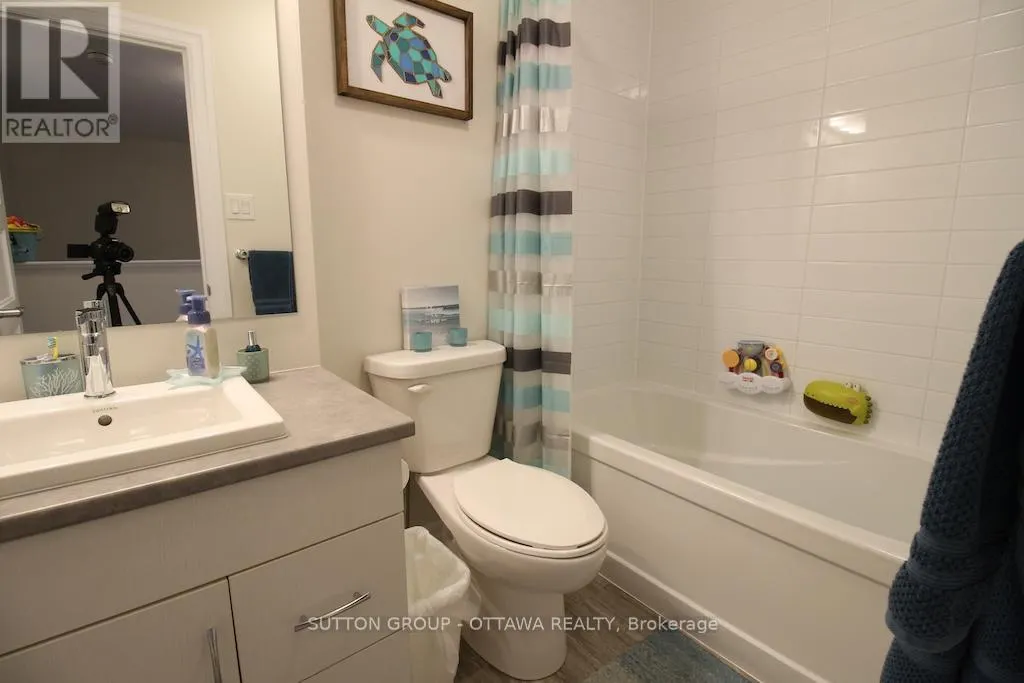 303 RUE DE L ETANG STREET