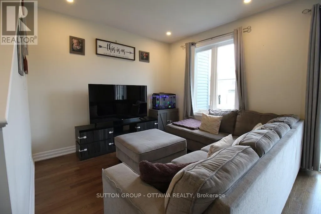 303 RUE DE L ETANG STREET