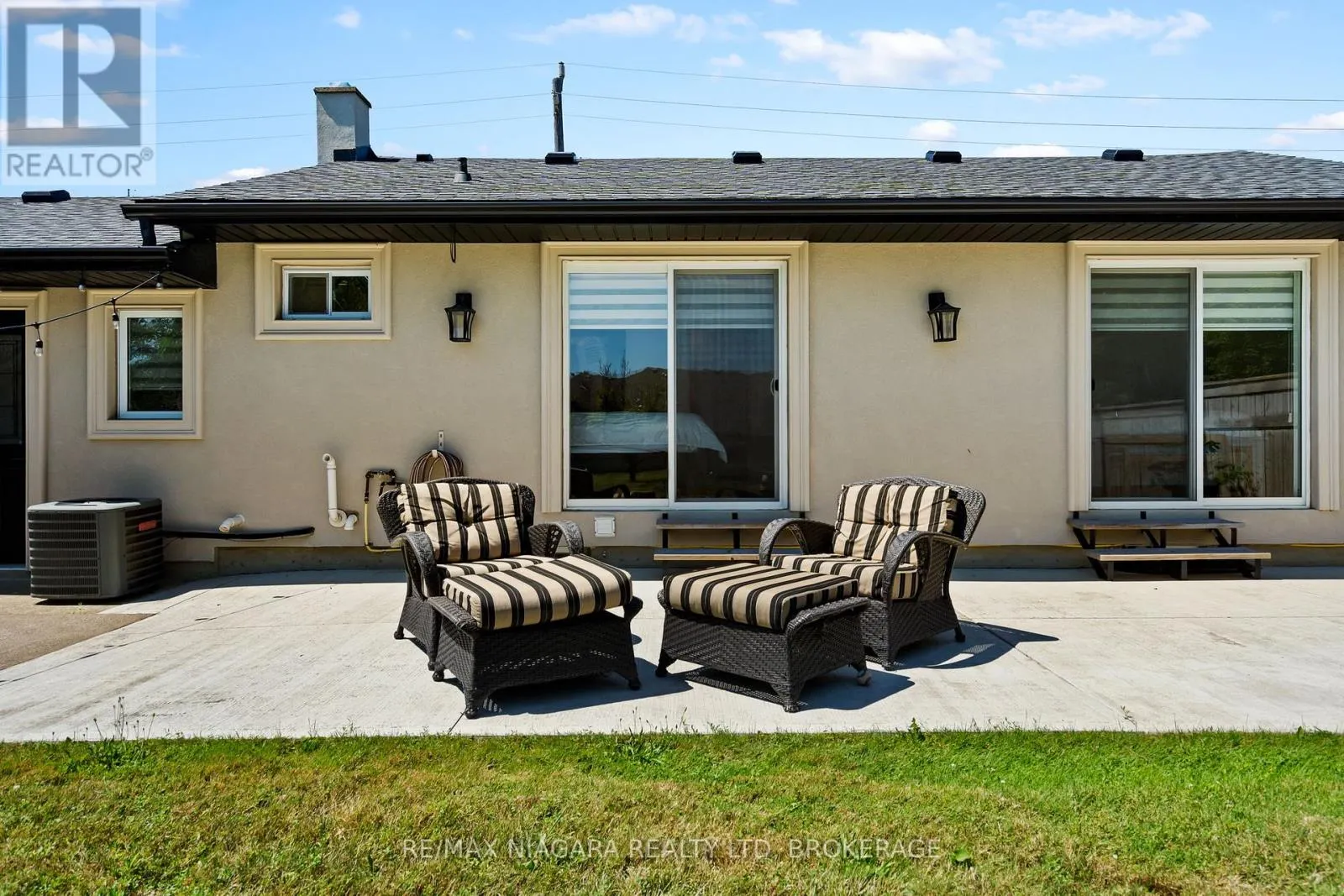 1427 NIAGARA STONE ROAD