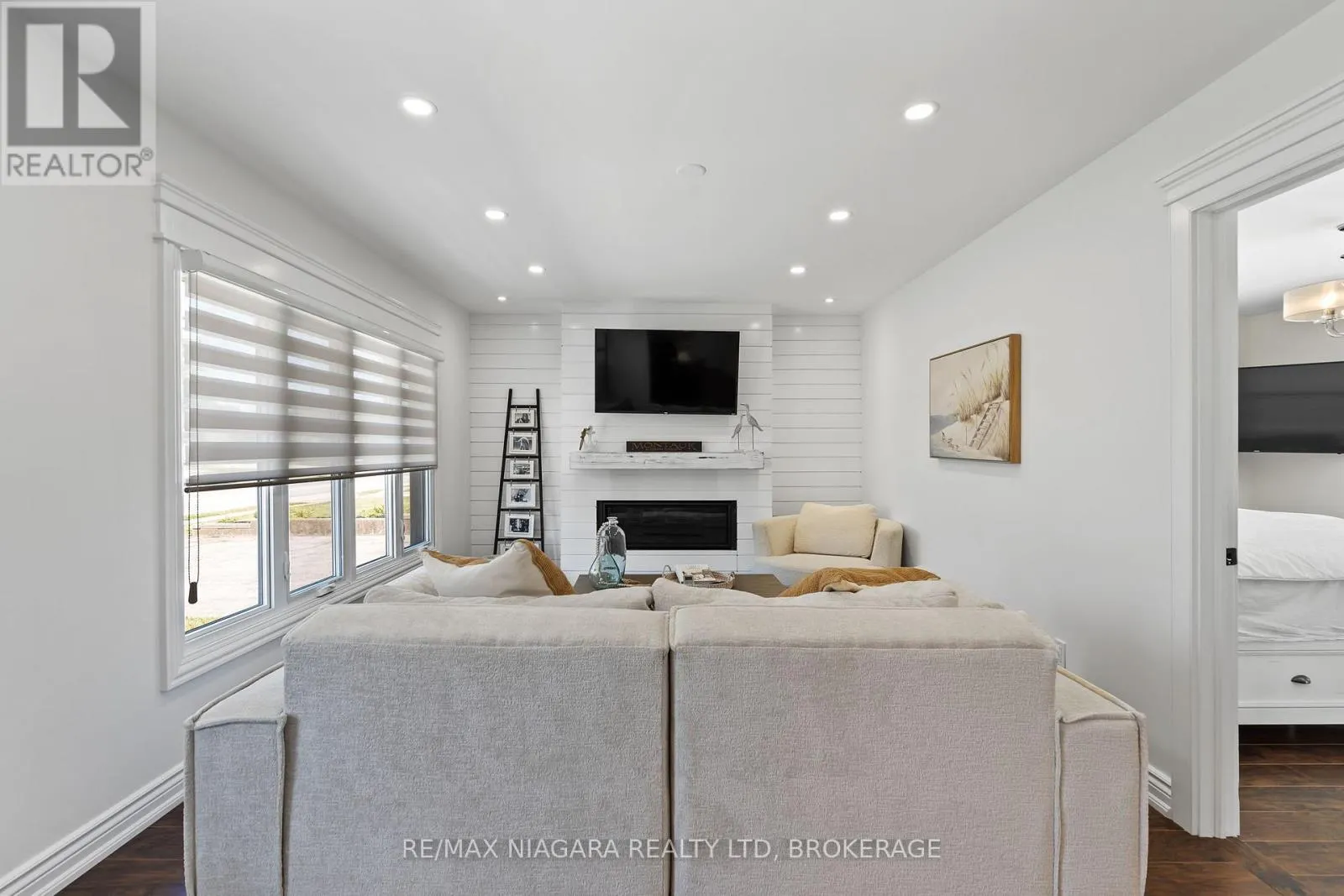 1427 NIAGARA STONE ROAD