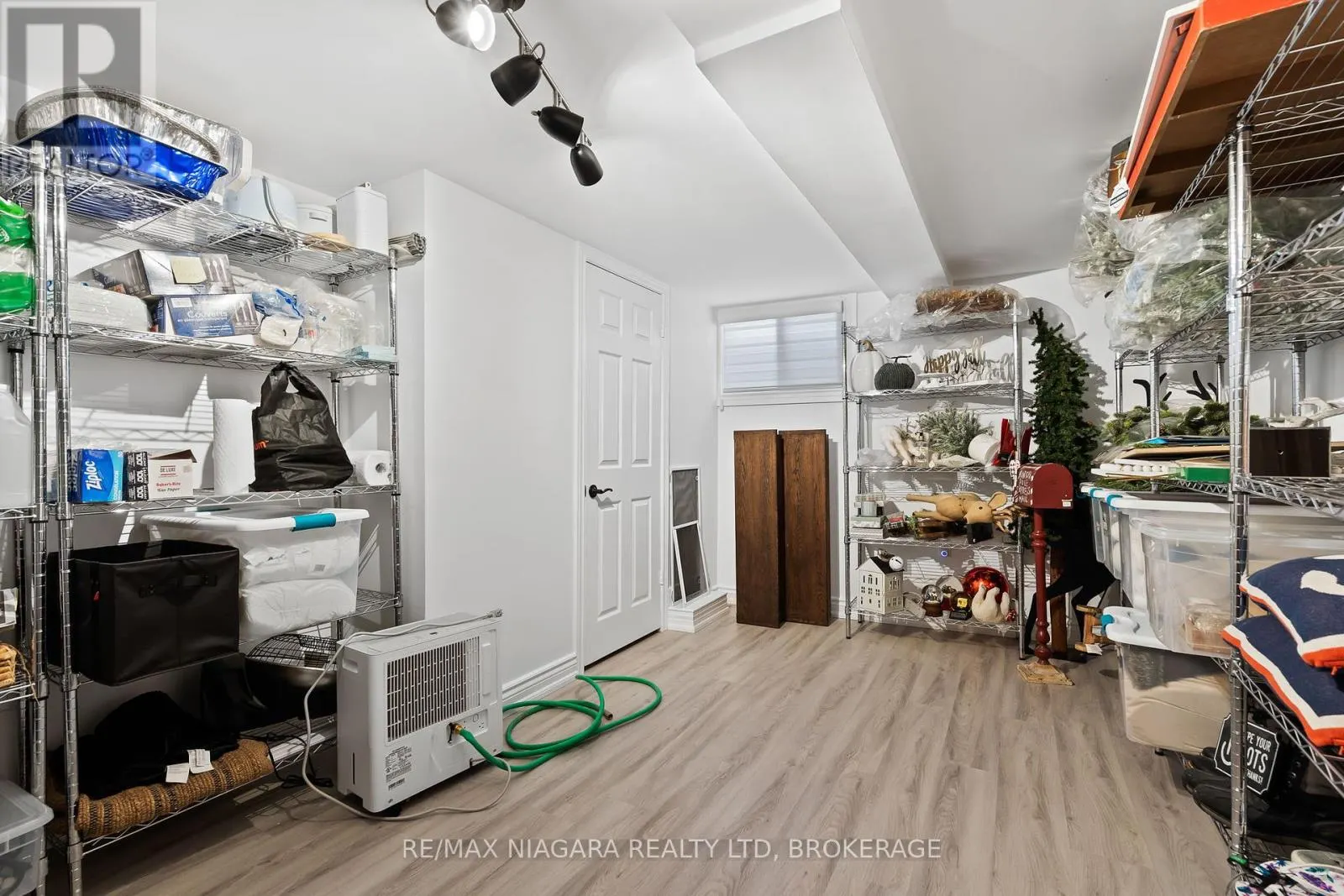 1427 NIAGARA STONE ROAD