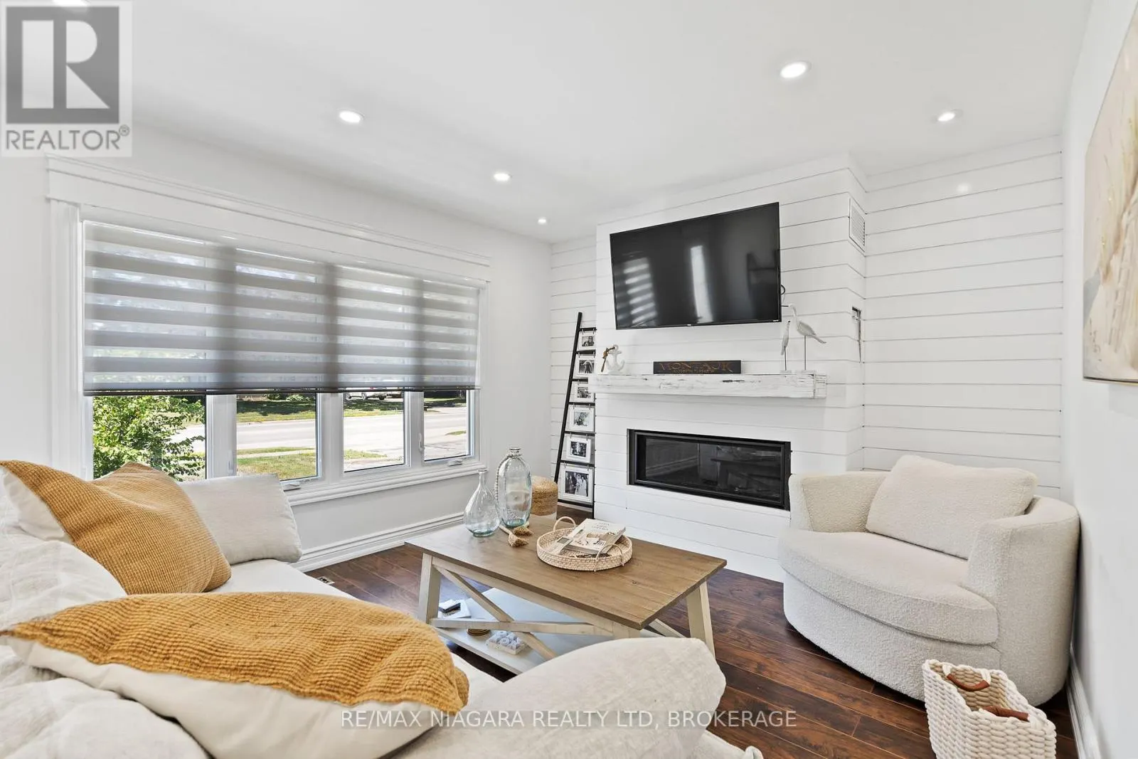 1427 NIAGARA STONE ROAD