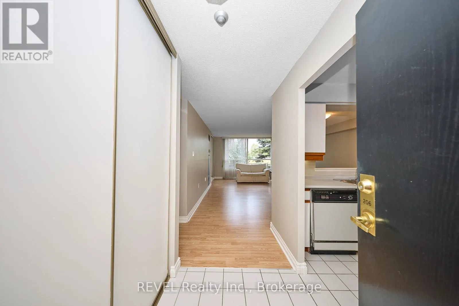 206 - 5100 DORCHESTER ROAD, #206