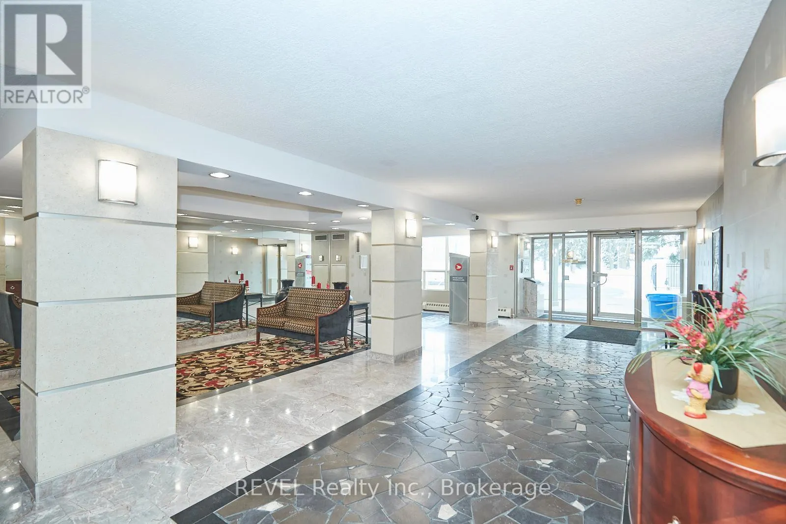 206 - 5100 DORCHESTER ROAD, #206