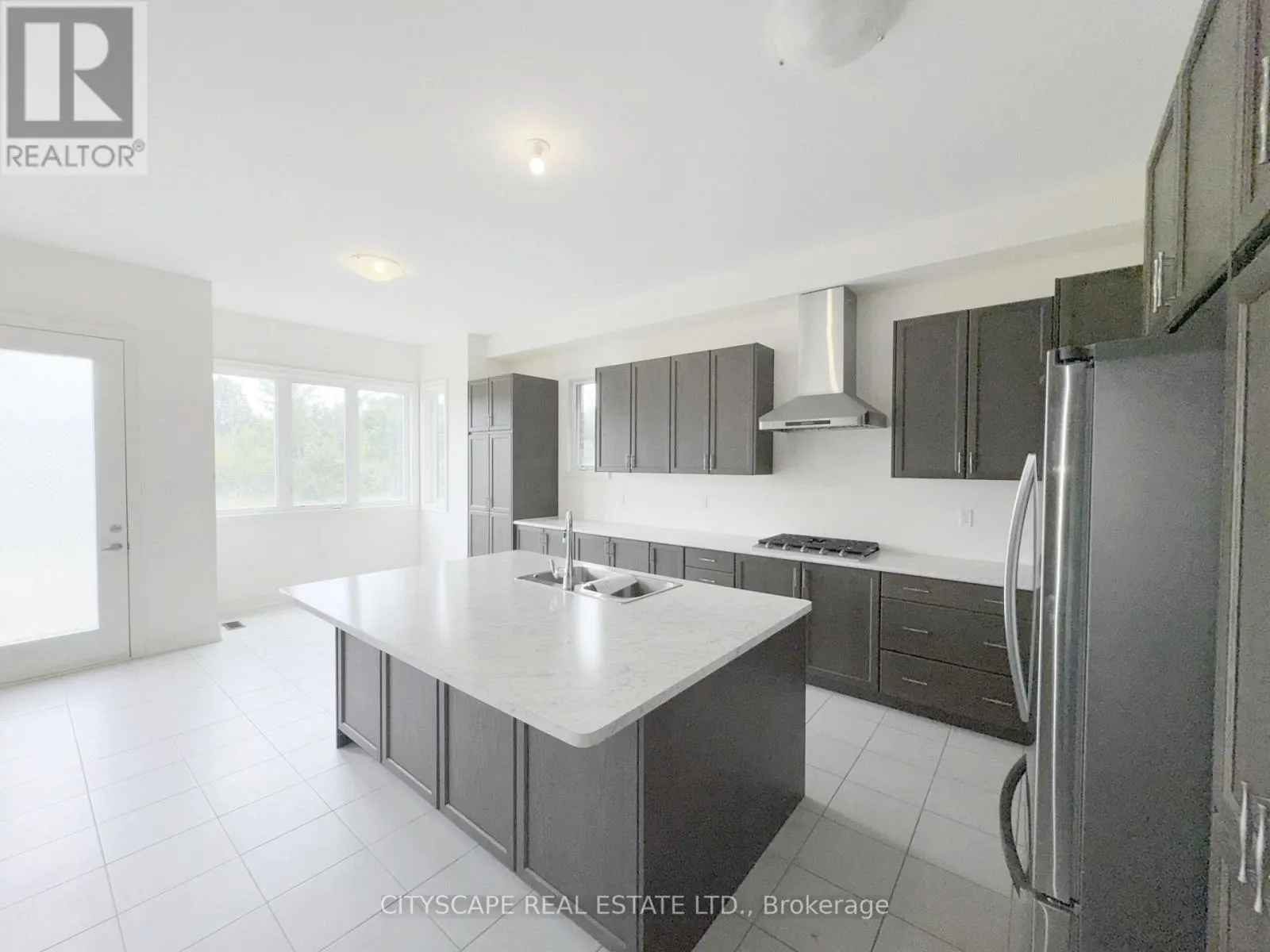 76 ELSTONE PLACE